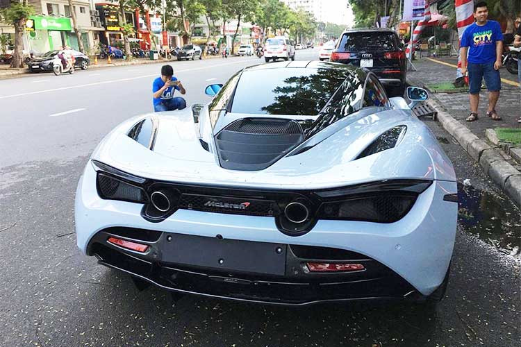 Siêu xe McLaren 720S tiền tỷ đầu tiên về Việt Nam